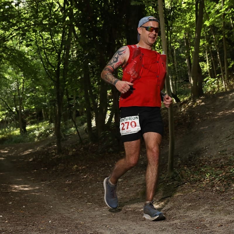 Andy Killworth running the North Downs Way 100